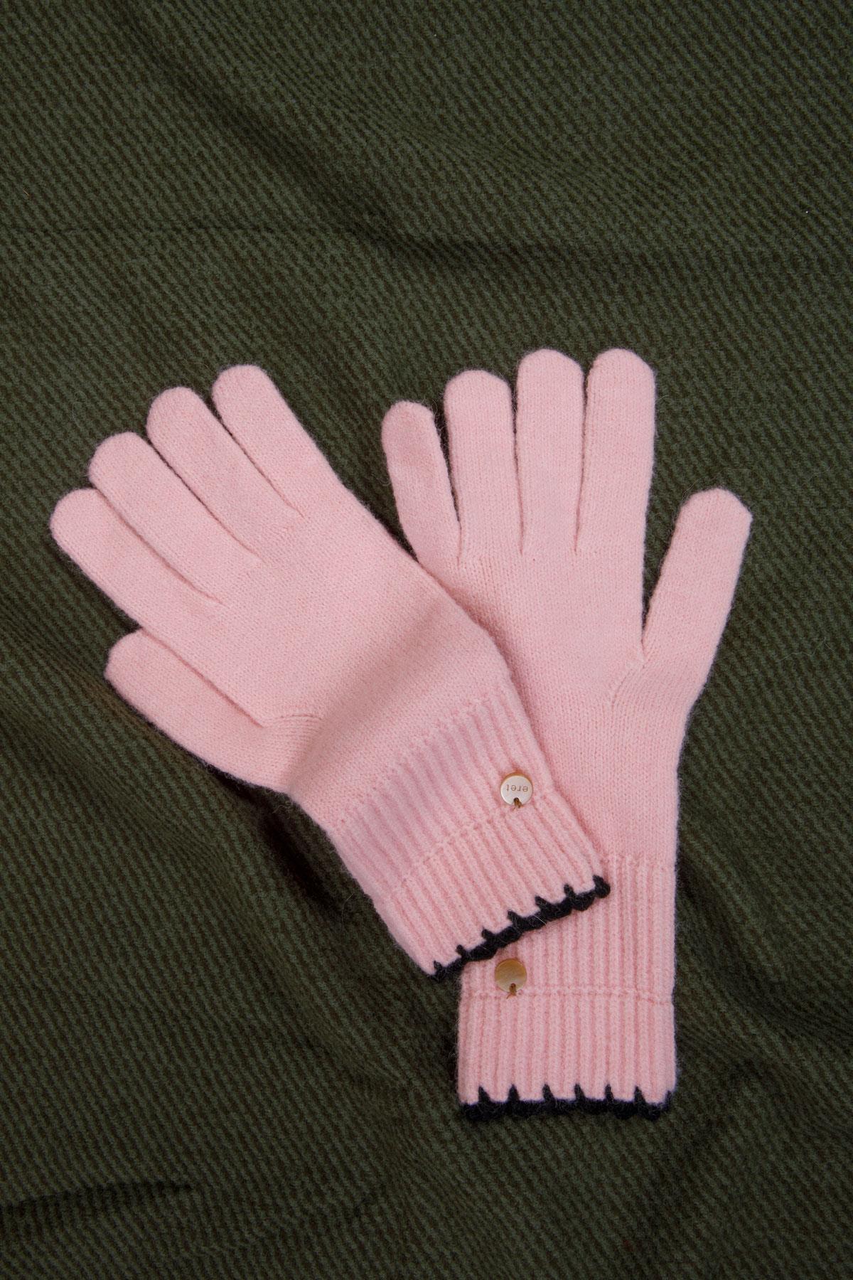 kenar nakışlı pembe