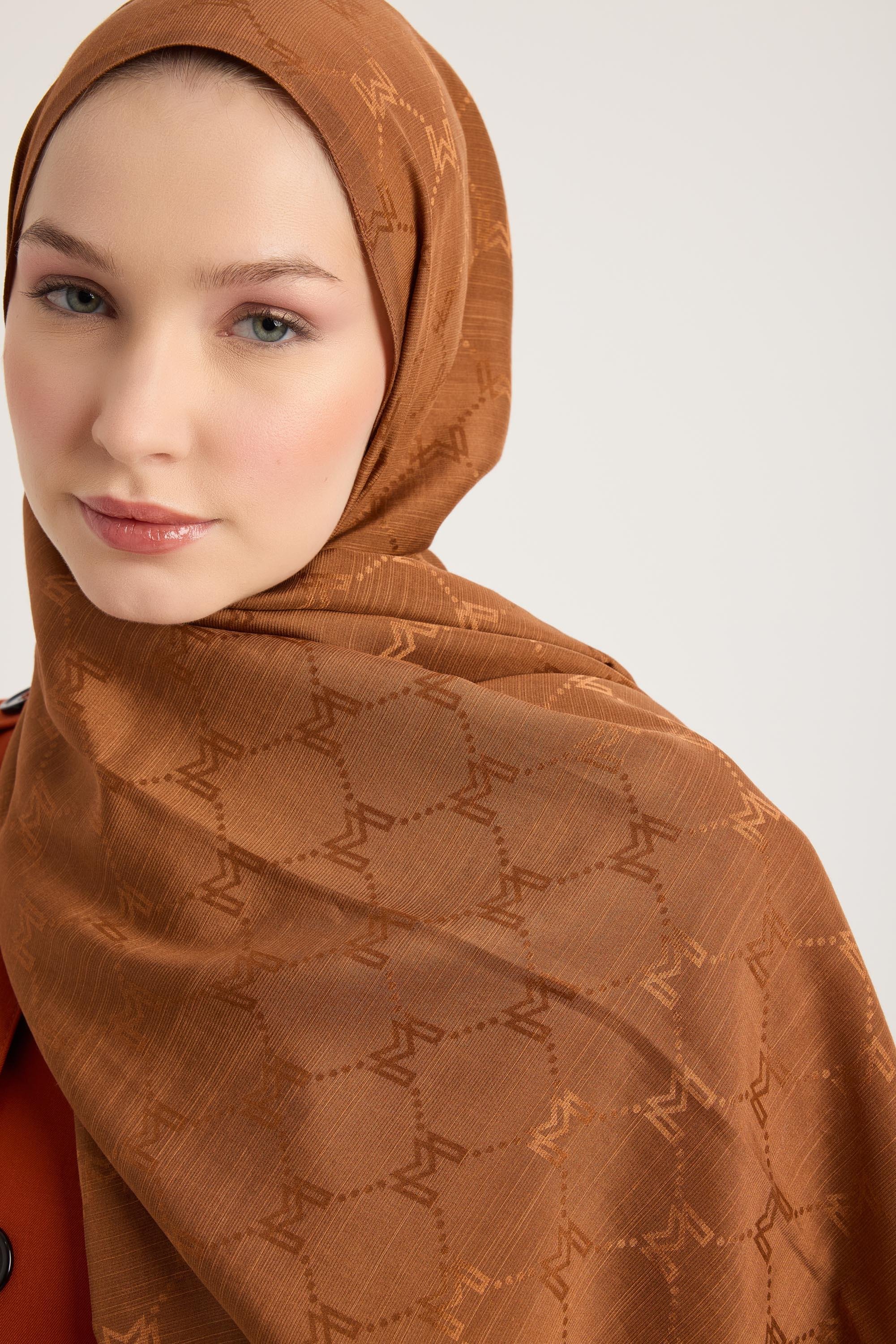 MAİSA NEDA TABA ŞAL